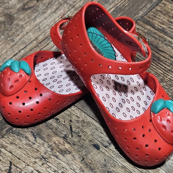 MINI MELISSA   STRAWBERRY SANDALS SZ 7** shadow no stain - Picture 1 of 4